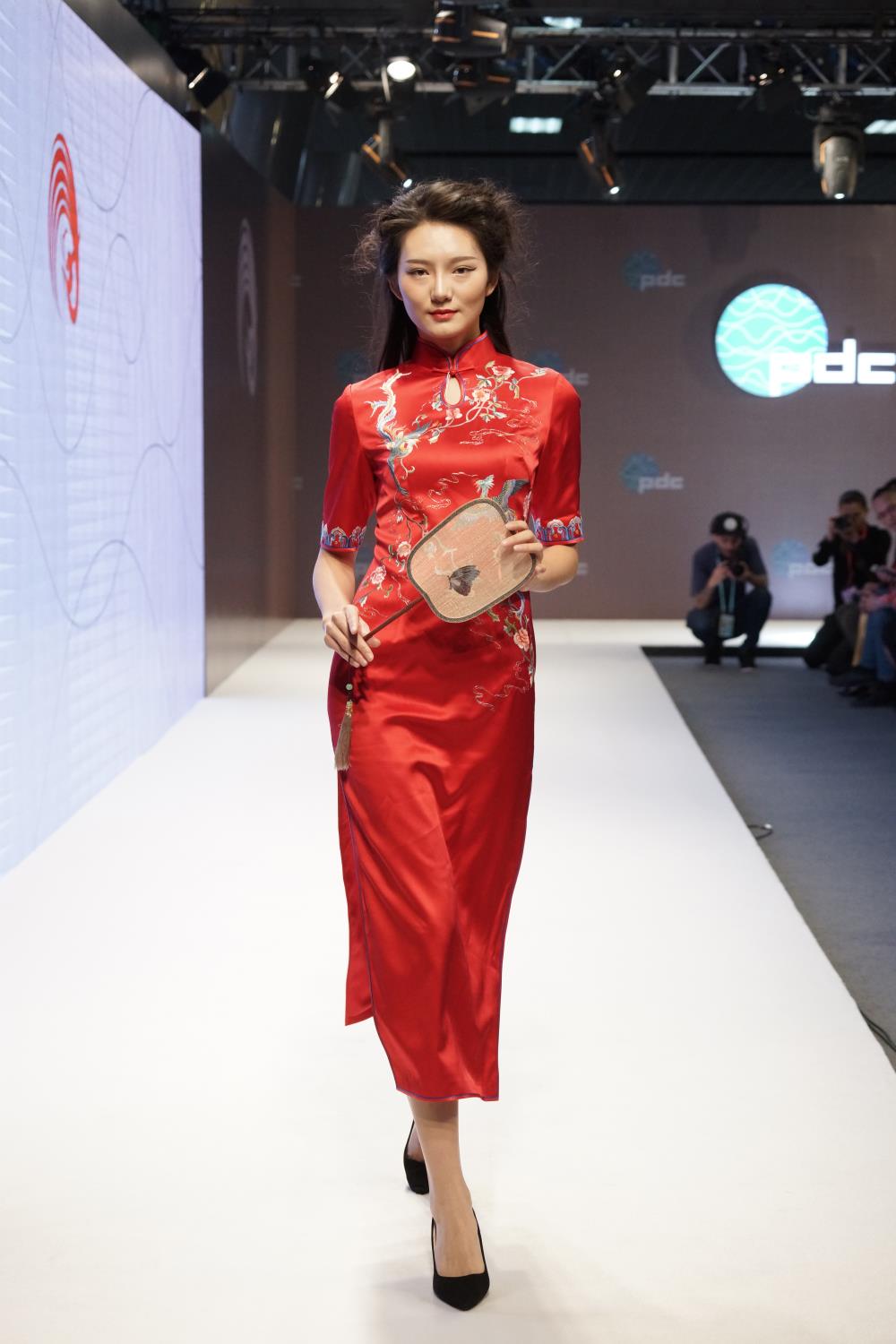 开幕首秀——苏绣依香 开幕首秀——苏绣依香