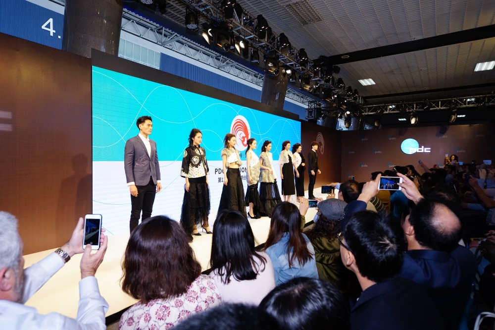 开幕首秀——苏绣依香 开幕首秀——苏绣依香