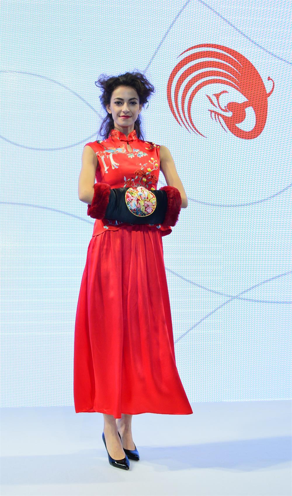 开幕首秀——苏绣依香 开幕首秀——苏绣依香