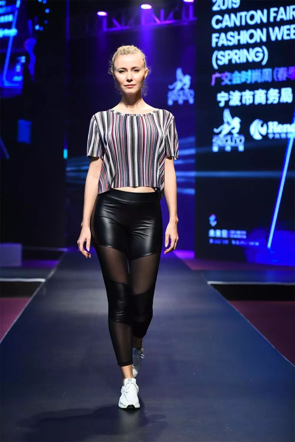 炫彩风尚|宁波企业添色广交会时尚周7.1号馆秀场 炫彩风尚|宁波企业添色广交会时尚周7.1号馆秀场